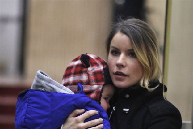 2d9788055-131125-sara-mckenna-vmed-920p.nbcnews-fp-1200-800